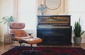 piano living room 300x195 - piano-living-room